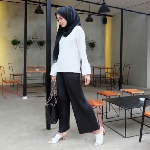Ootd Kaos hijab celana hitam Ootd Kaos hijab celana hitam