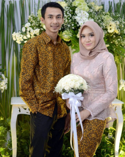 Foto Tunangan Sederhana Foto Tunangan Sederhana