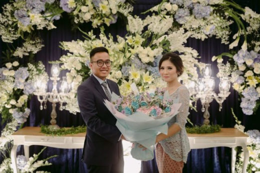 Pose Foto Tunangan Pose Foto Tunangan